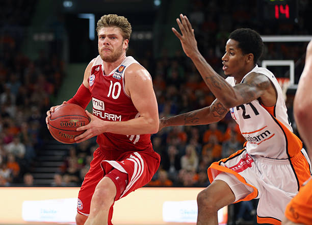 不仅仅是对 不仅仅是对