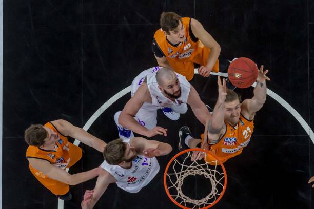 保阵容在任 保阵容在任